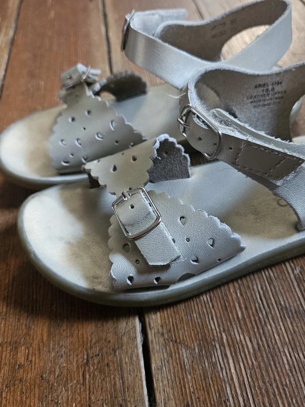 FootMates Ariel Scalloped Buckle Kids Sandals